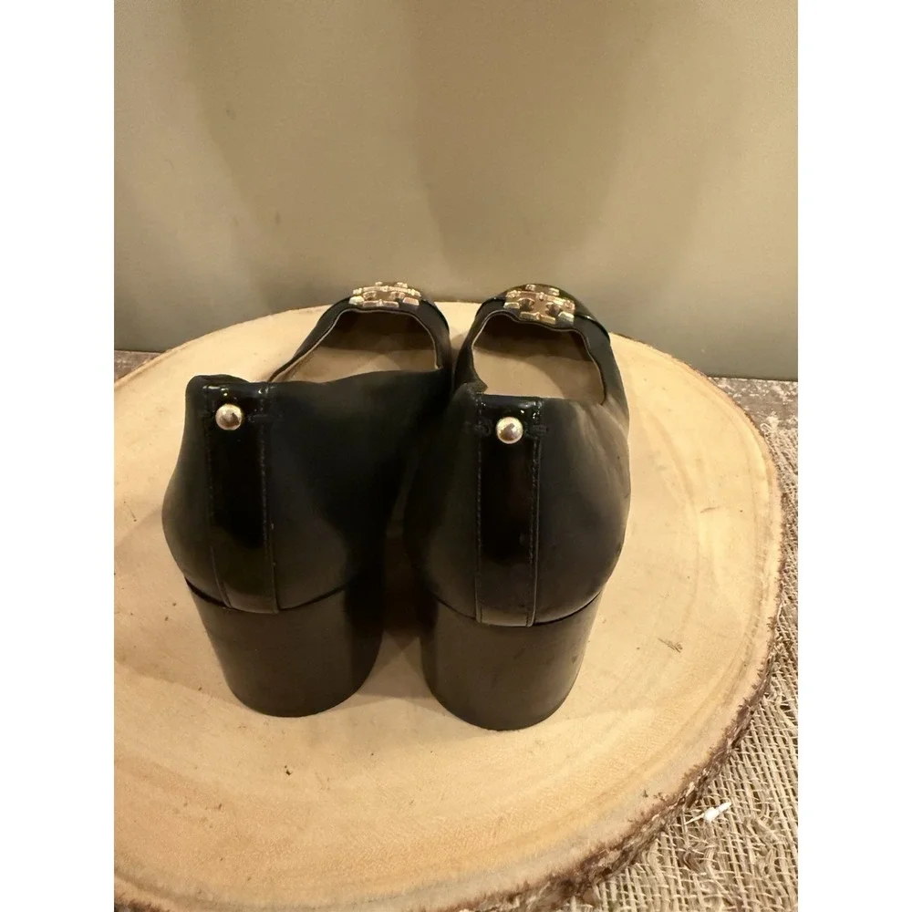 Tory Burch Everly Patent Cap Toe Pump Black Block Heel Shoes Size 9 Gold Logo‎